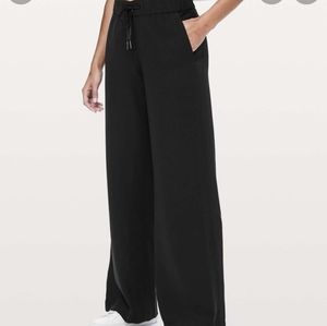 Lululemon On The Fly wide leg 2